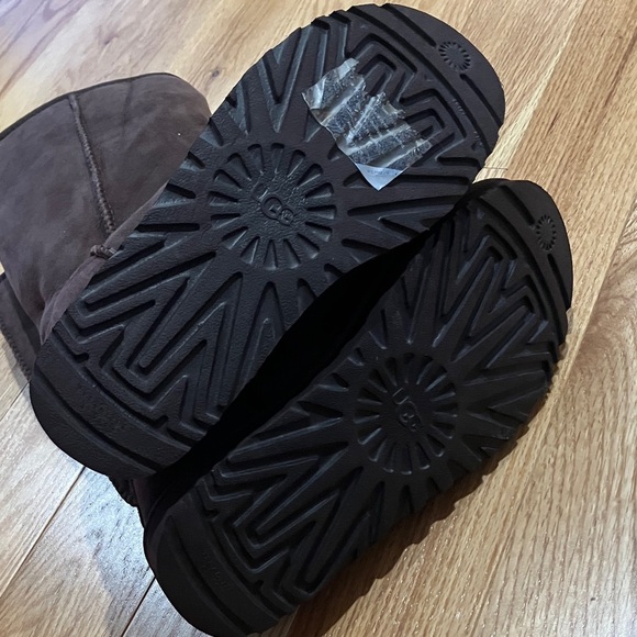 NWOB UGG Brown Suede Shearling Boots - Picture 7 of 8